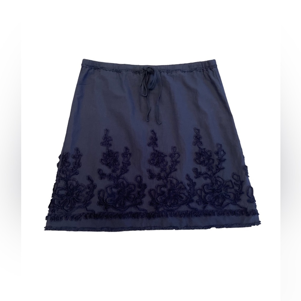 Max Studio blue linen embroidered mini skirt.  Size Medium